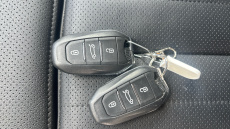 Vauxhall Grandland X 1.6 Hybrid4 300 Business Ed Nav Premium 5dr Auto Hatchback